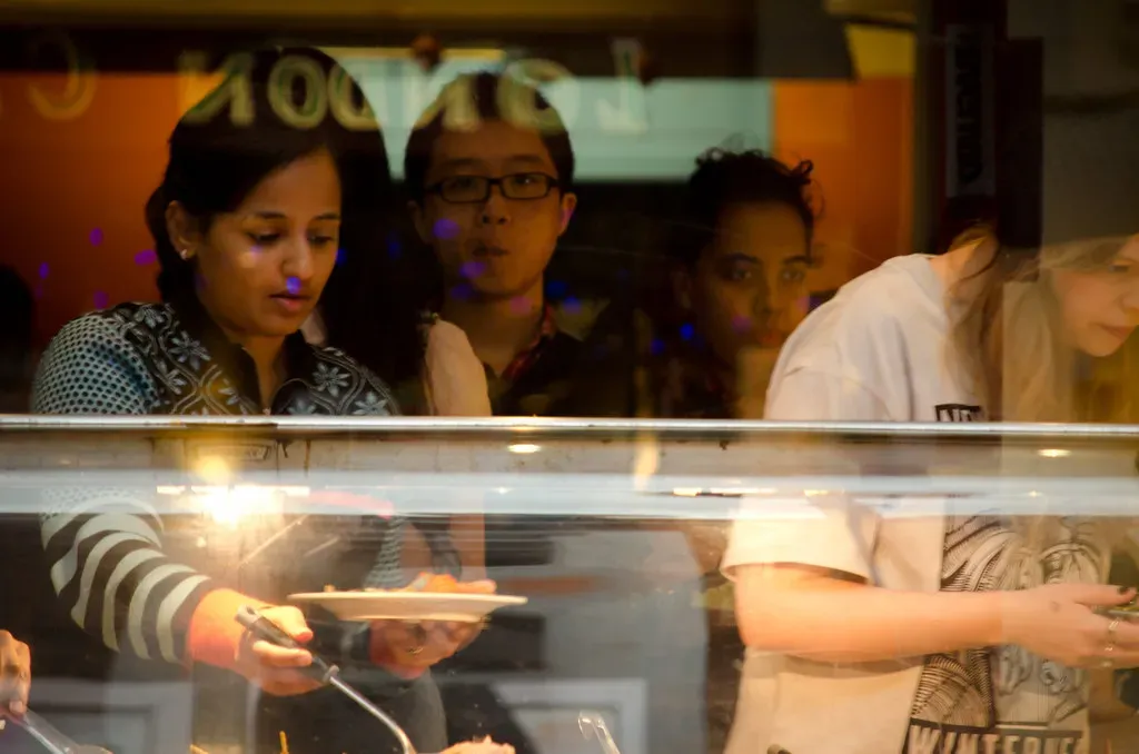 10. Hovering Aggressively or Crowding the Station (garryknight, Flickr, CC BY 2.0)