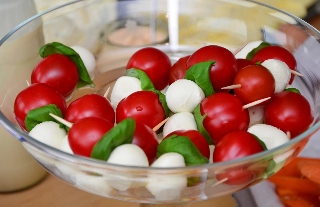 Caprese Skewers - The Fresh and Simple Classic (image credits: rawpixel)