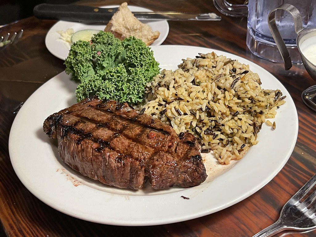 North Dakota's Jack's Steakhouse Delivers Incredible Deals (image credits: flickr)