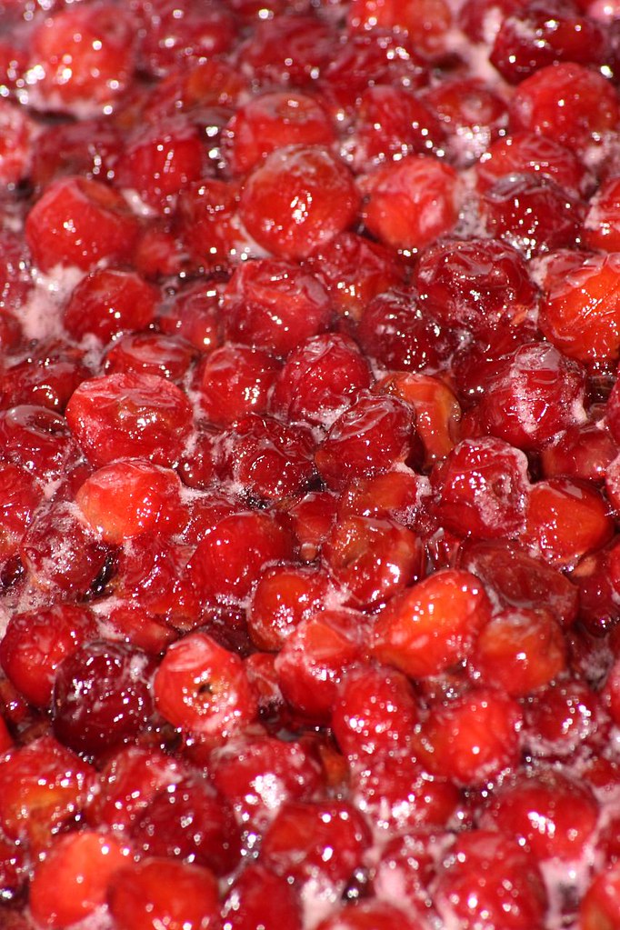 Cherries: Sweet Summer Treats with a Sugar Surprise (image credits: flickr)