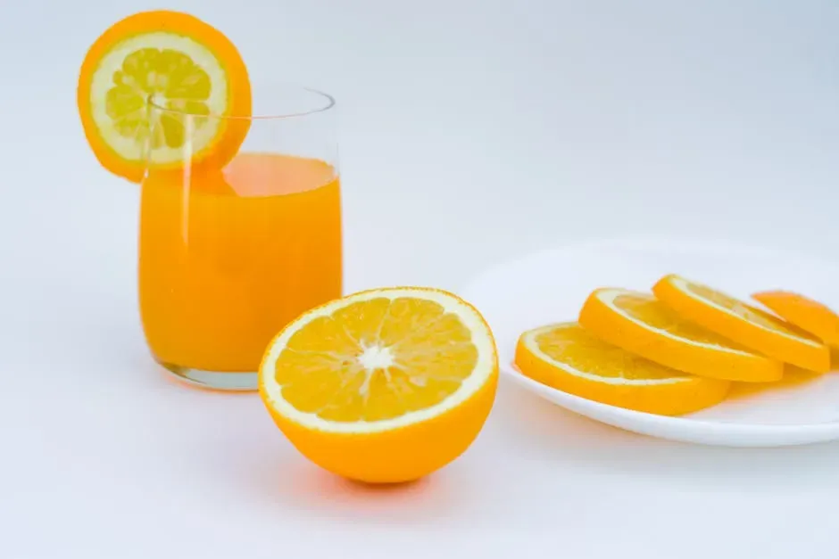 5. Orange Juice: The Breakfast Staple Nobody Can Afford Anymore (Image Credits: Pexels)