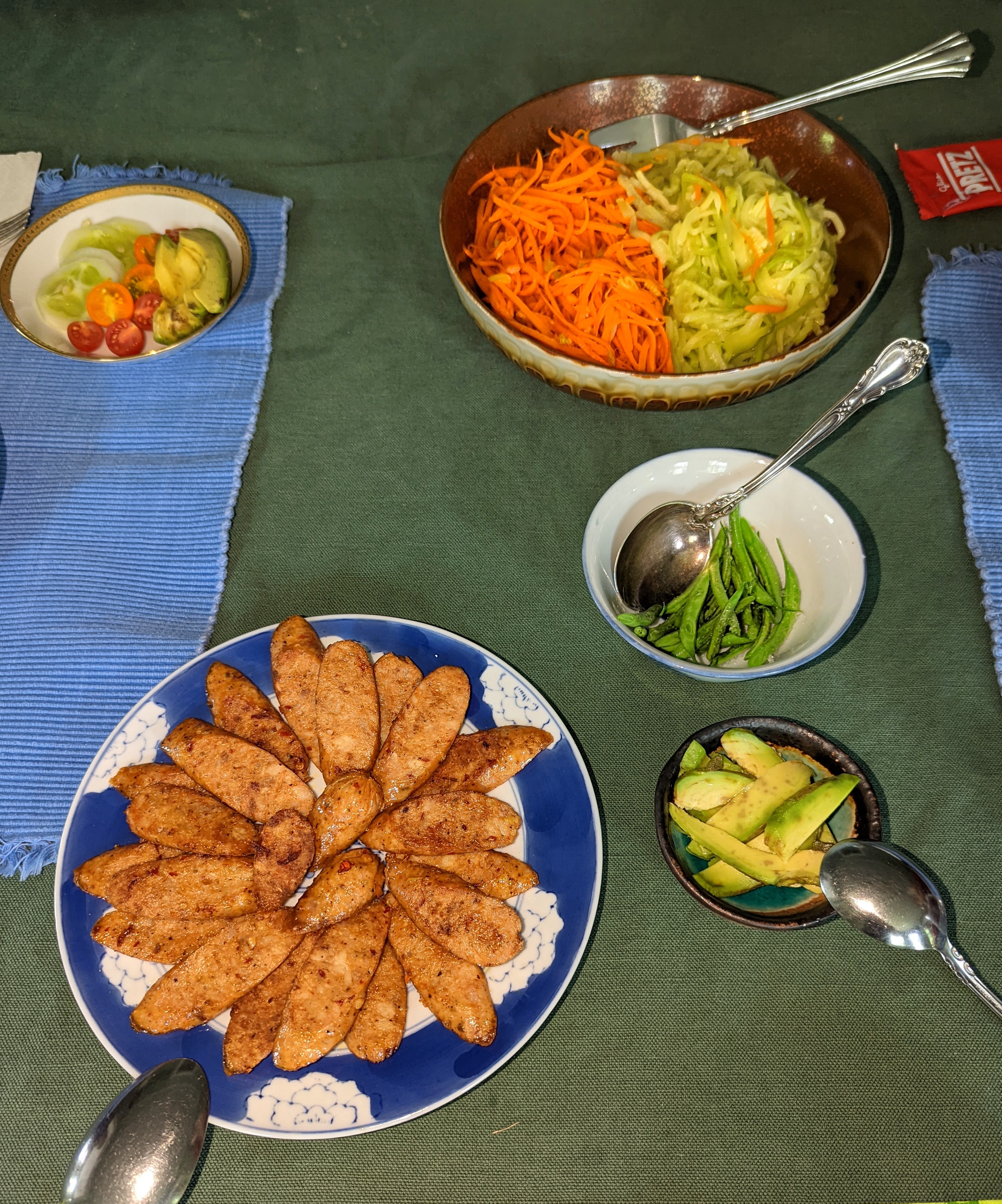Chicken Breast with Zucchini Noodles (image credits: wikimedia)