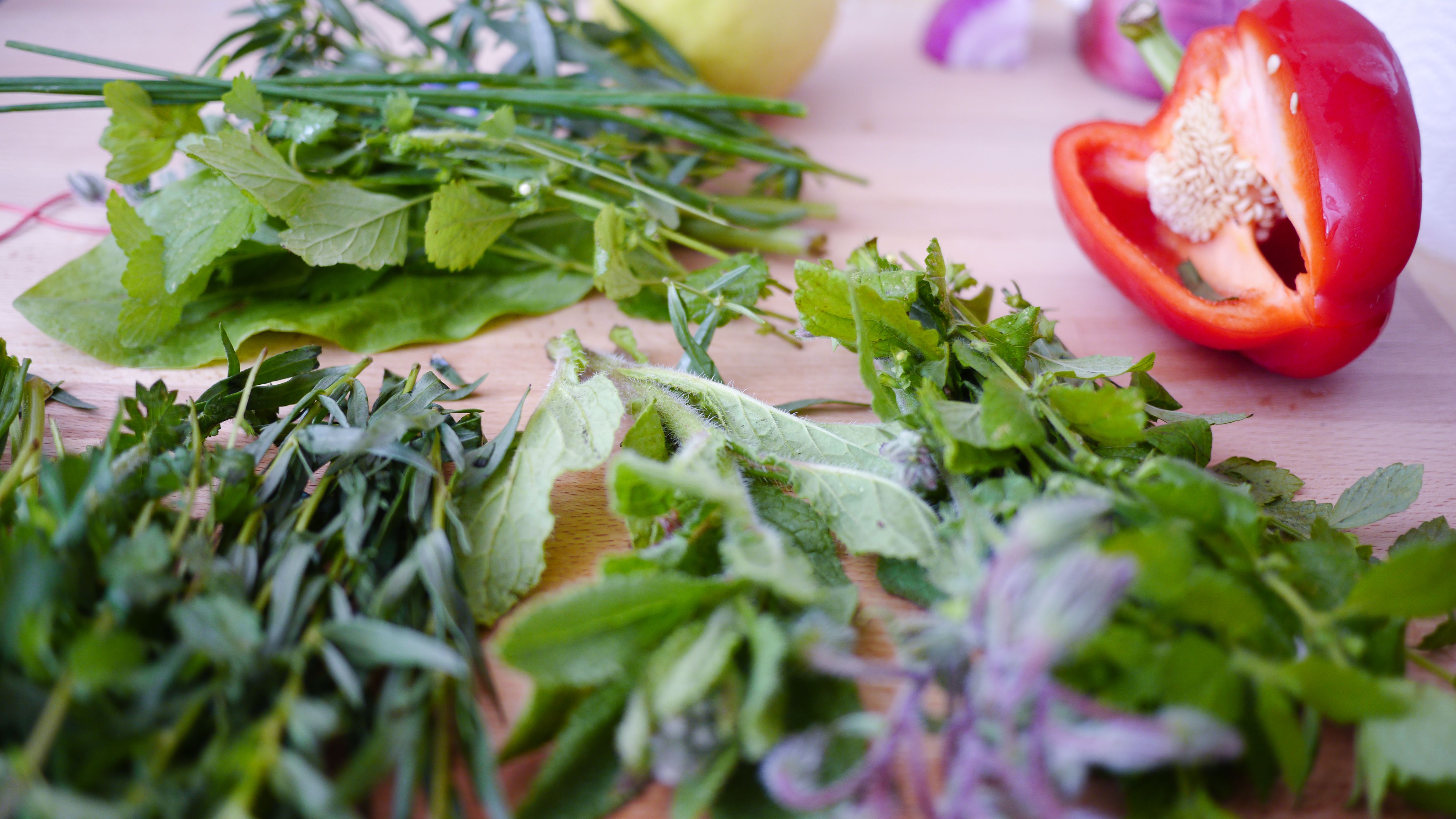 Store Herbs and Greens Properly (image credits: wikimedia)
