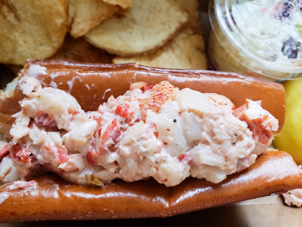 Maine's Legendary Lobster Roll Deal (image credits: flickr)