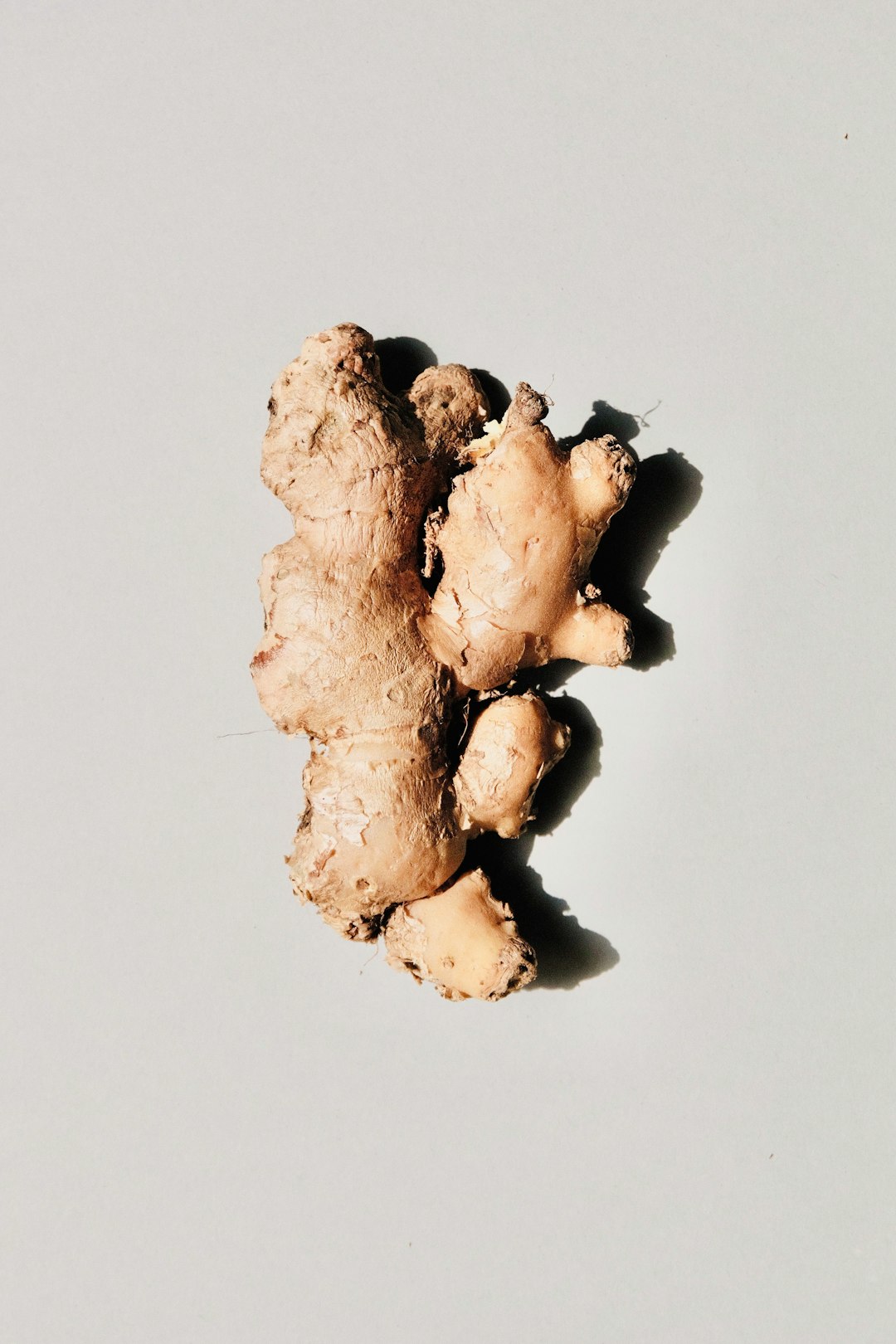 2. Ginger: Nature’s Answer to Nausea and Pain Relief (image credits: unsplash)