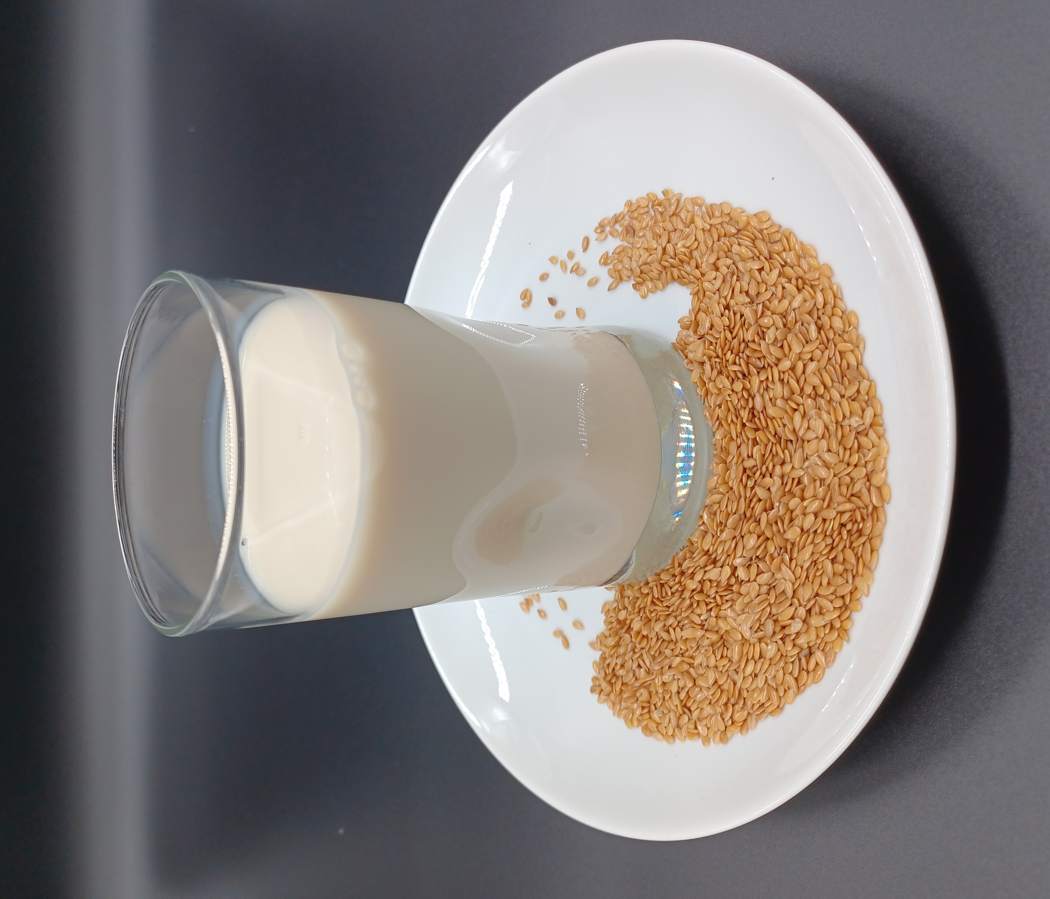 Flax Milk - The Omega-3 Hero (image credits: By Mx. Granger, CC0, https://commons.wikimedia.org/w/index.php?curid=132156200)
