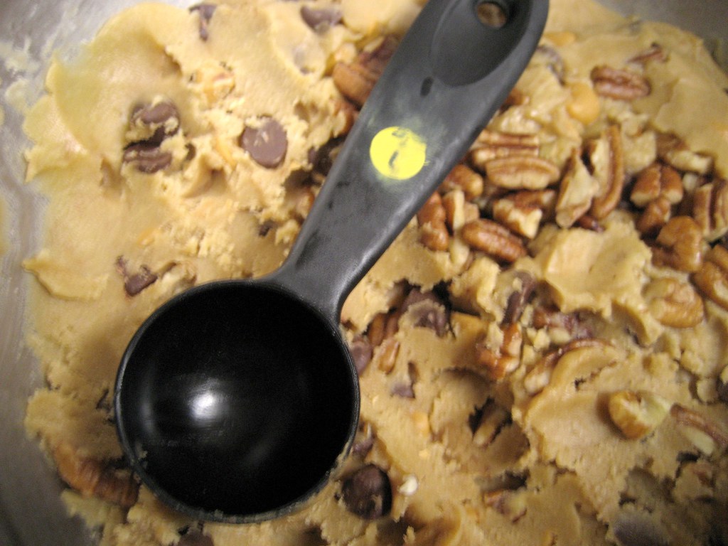 The Strategic Cookie Scoop Technique (image credits: flickr)
