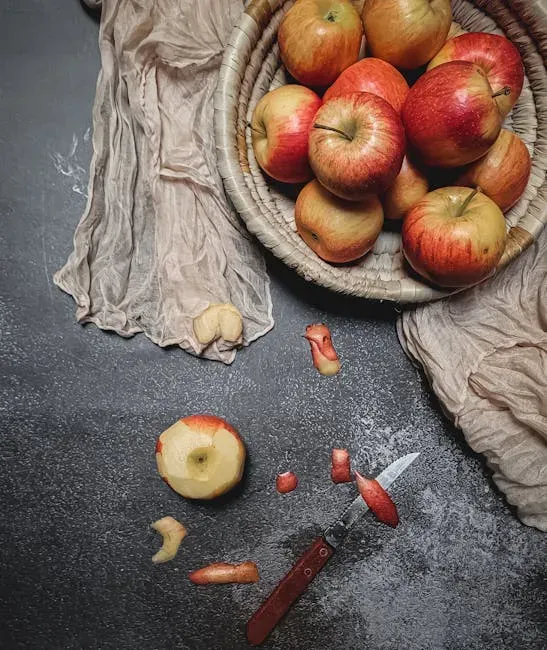 6. Apple Peels: Where Nearly Half the Fiber Actually Lives (Image Credits: Pexels)