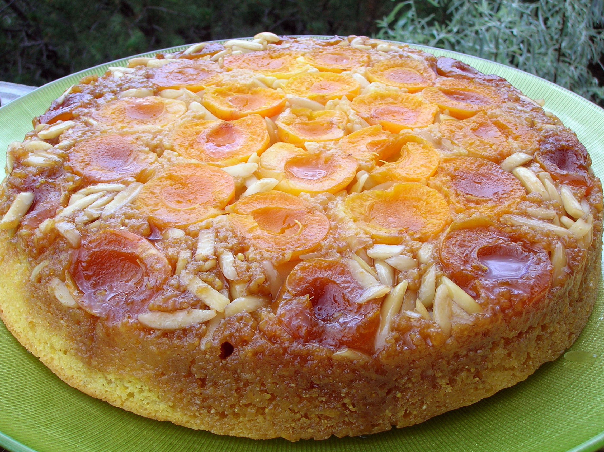 Pineapple Upside-Down Cake: The Show-Stopping Dessert (image credits: wikimedia)