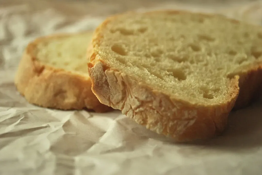 Buttering the Whole Roll Is a Bigger Deal Than You Think (Image Credits: Unsplash)