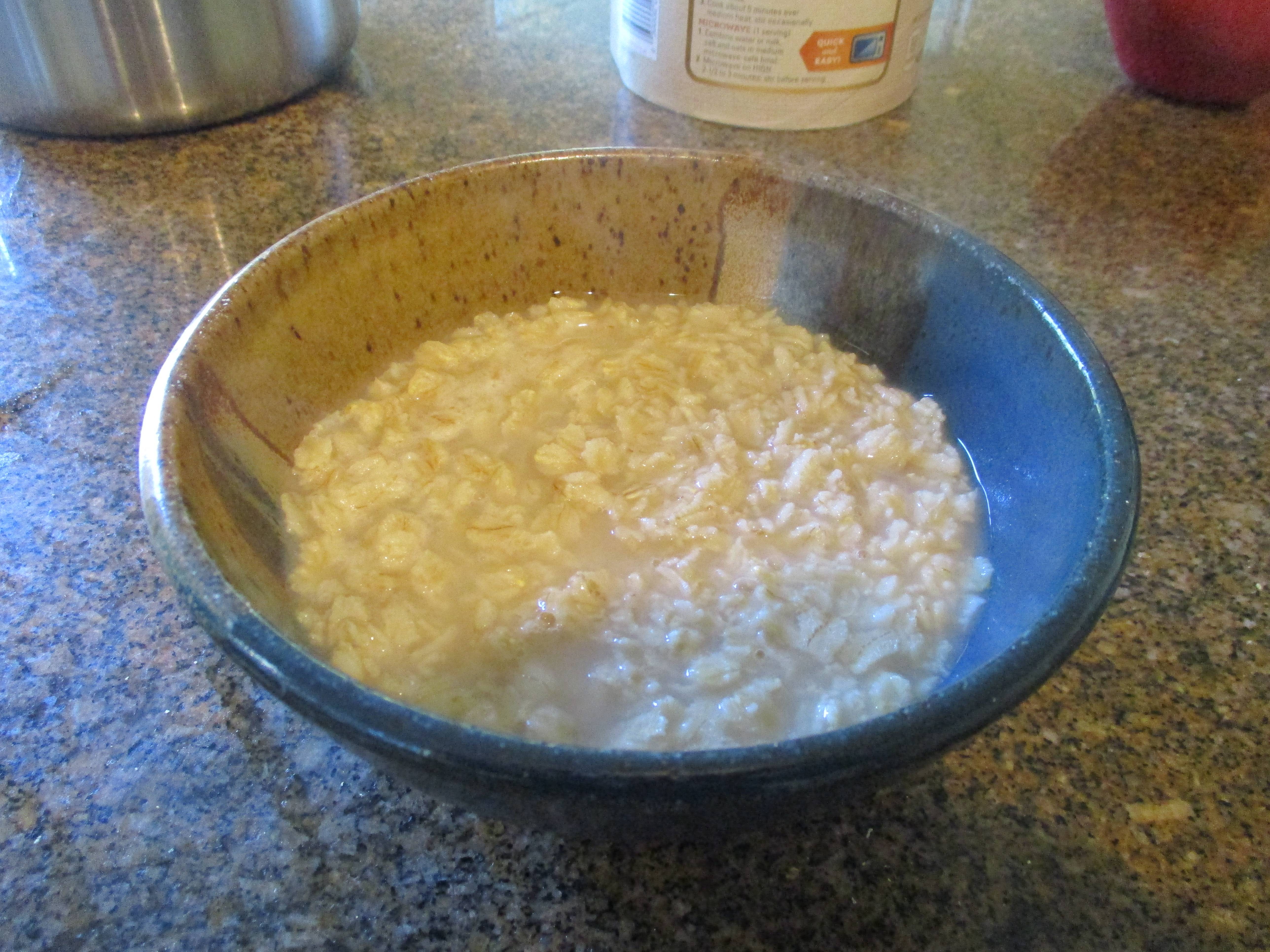 Oatmeal: Slow-Release Energy That Supports Fat Loss (image credits: wikimedia)