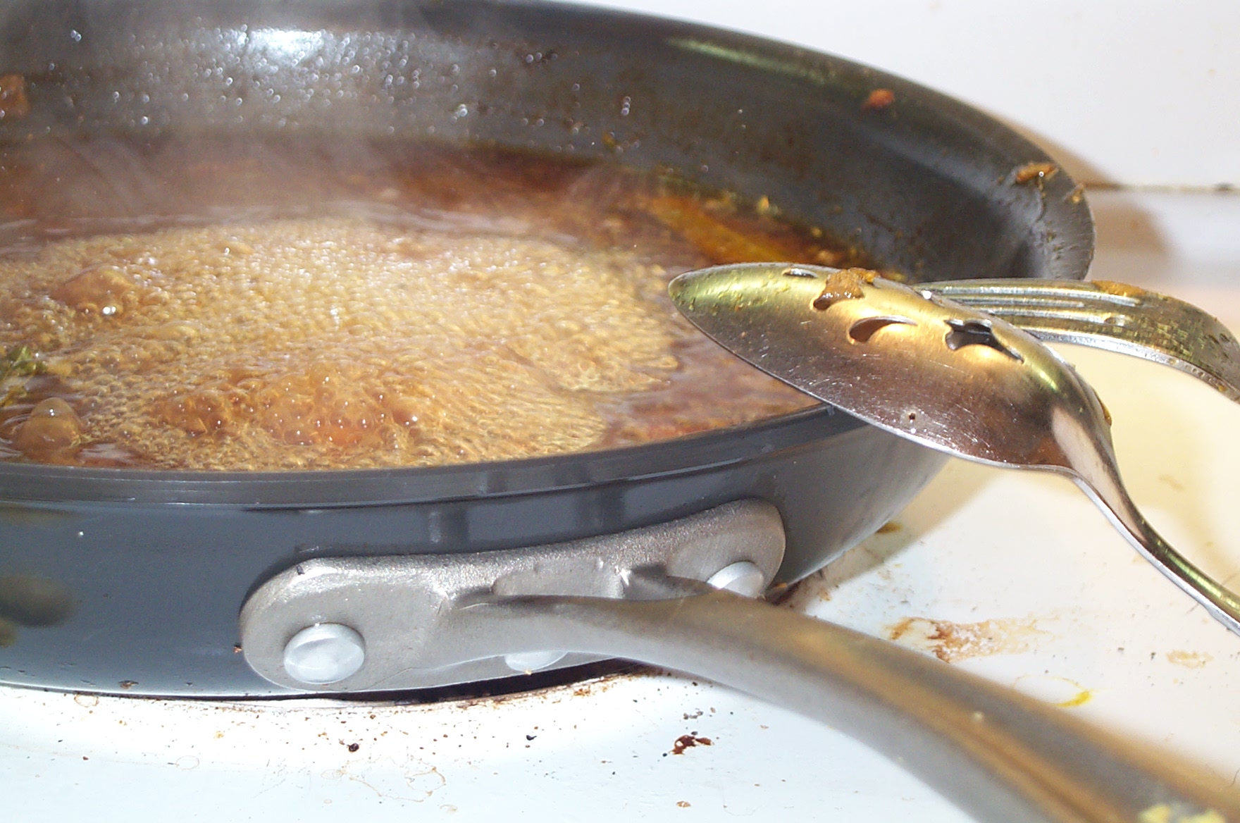 Pan Sauce: The Quick Weeknight Game Changer (Image Credits: Wikimedia)