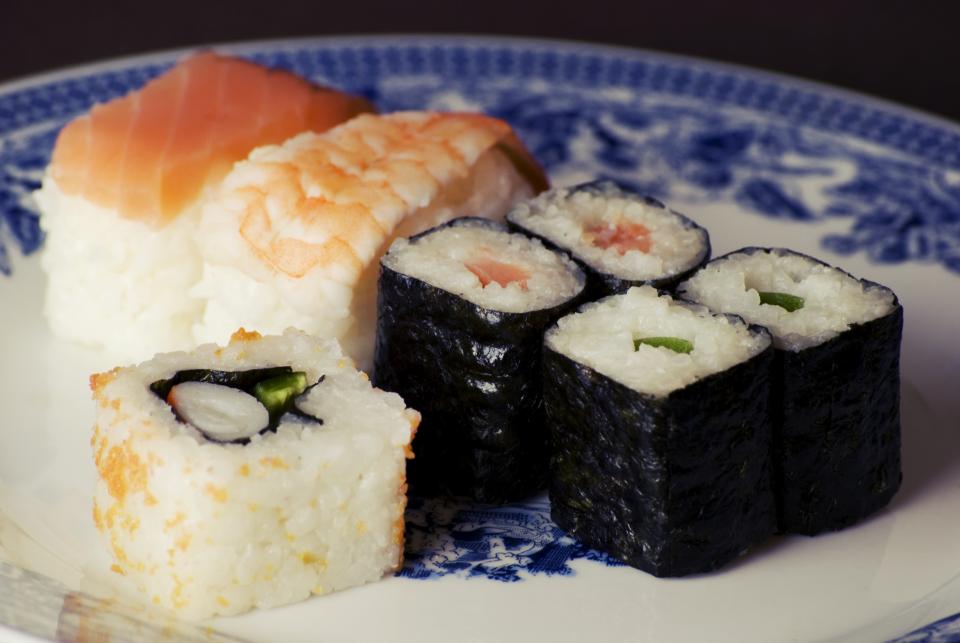 Sushi: From Dangerous Foreign Food to Gas Station Grab-and-Go (image credits: stocksnap)