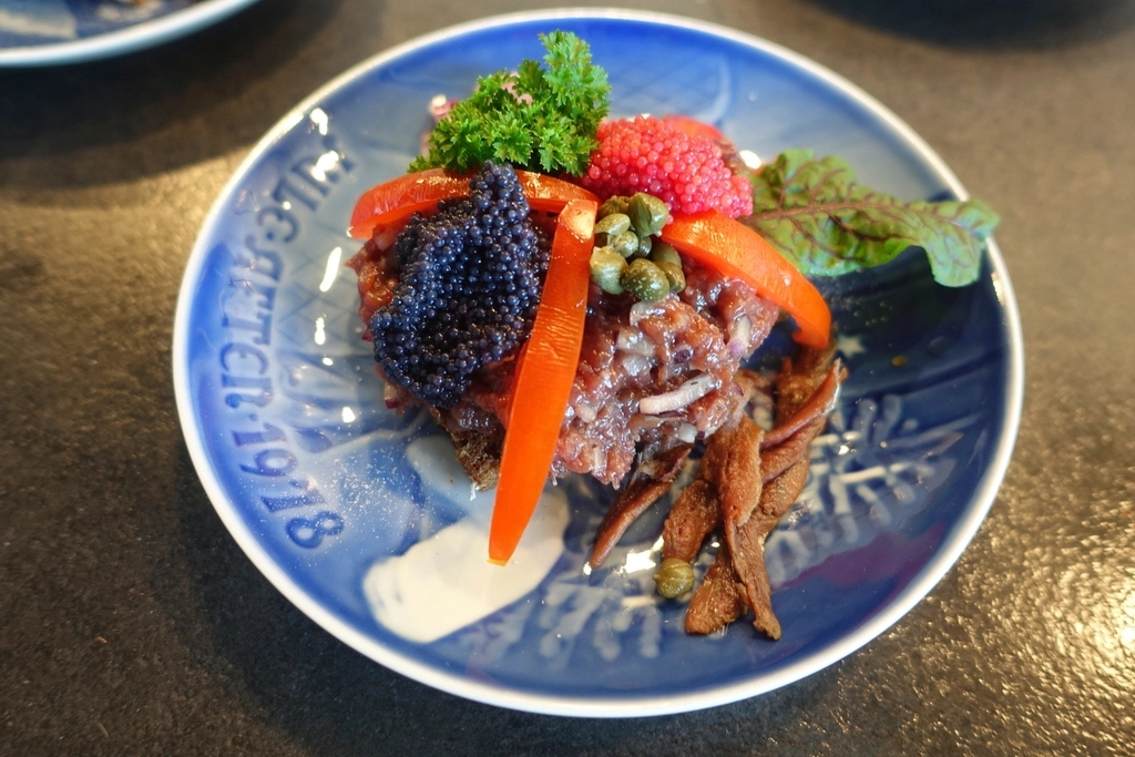 Caviar on Everything (Image Credits: Rawpixel)