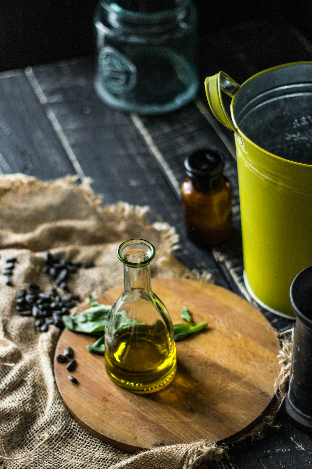 Grapeseed Oil: The Delicate Performer (image credits: unsplash)