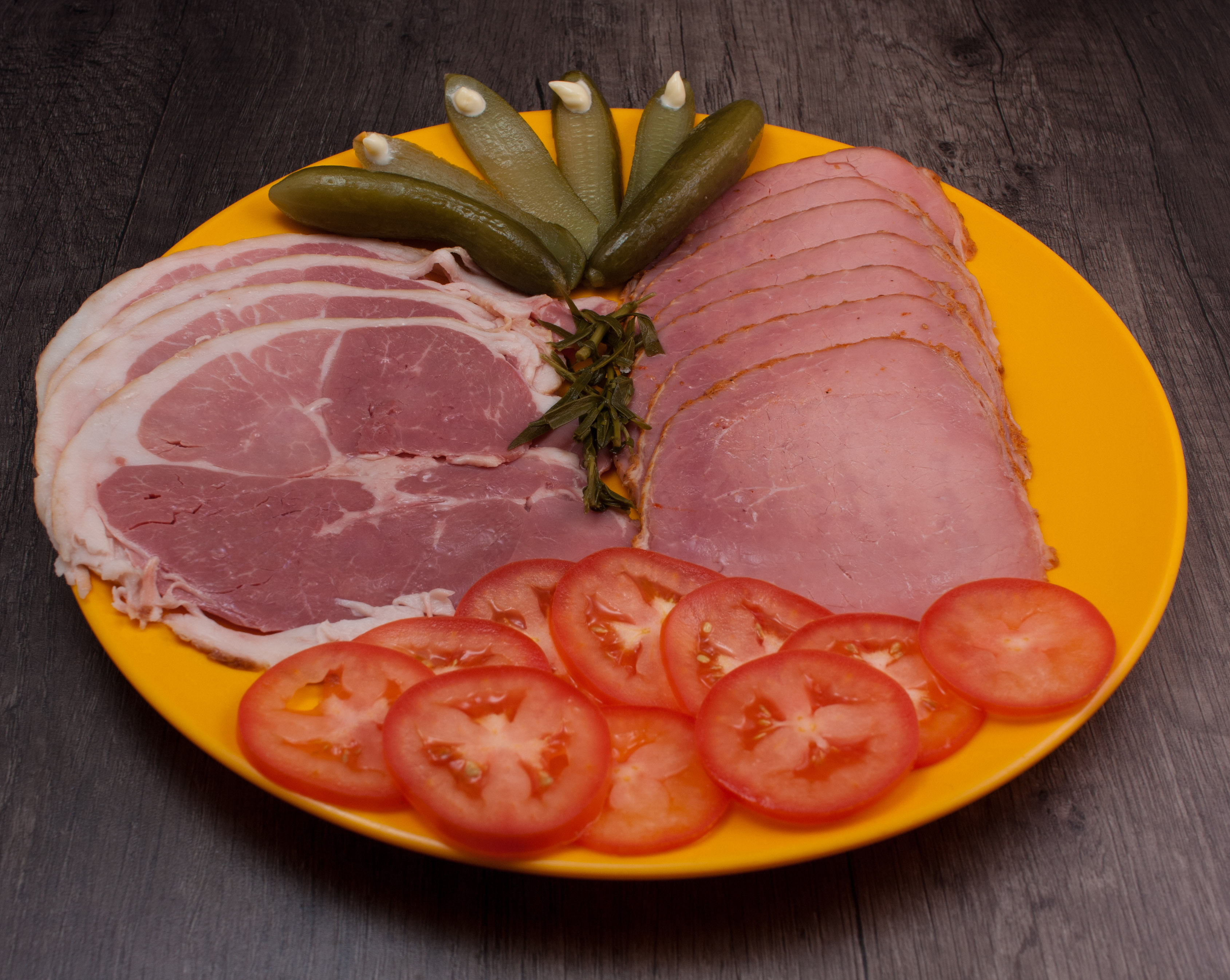 2. Deli Meats: Listeria and Sodium Overload (image credits: wikimedia)