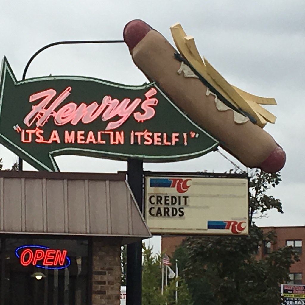 Henry's Hamburgers - One Location Stands Defiant (Image Credits: Flickr)