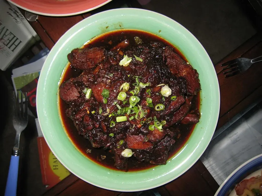 4. Braising: Low, Slow, and Transformative (xiaoyinli, Flickr, CC BY 2.0)