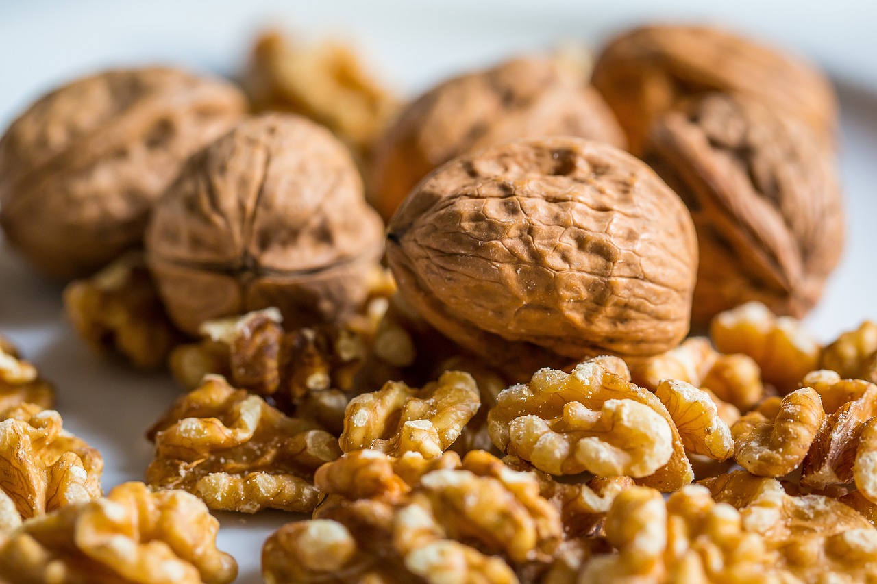 Walnuts (image credits: pixabay)