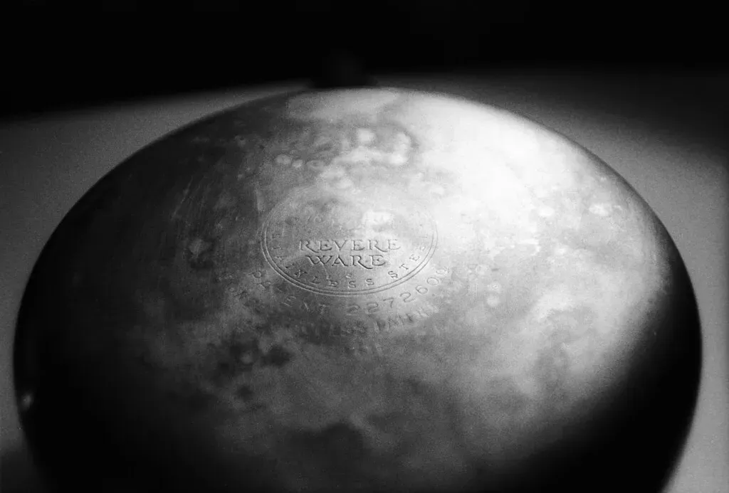 4. Mid‑Century Revere Ware Copper‑Bottom Pots (Image Credits: Flickr)