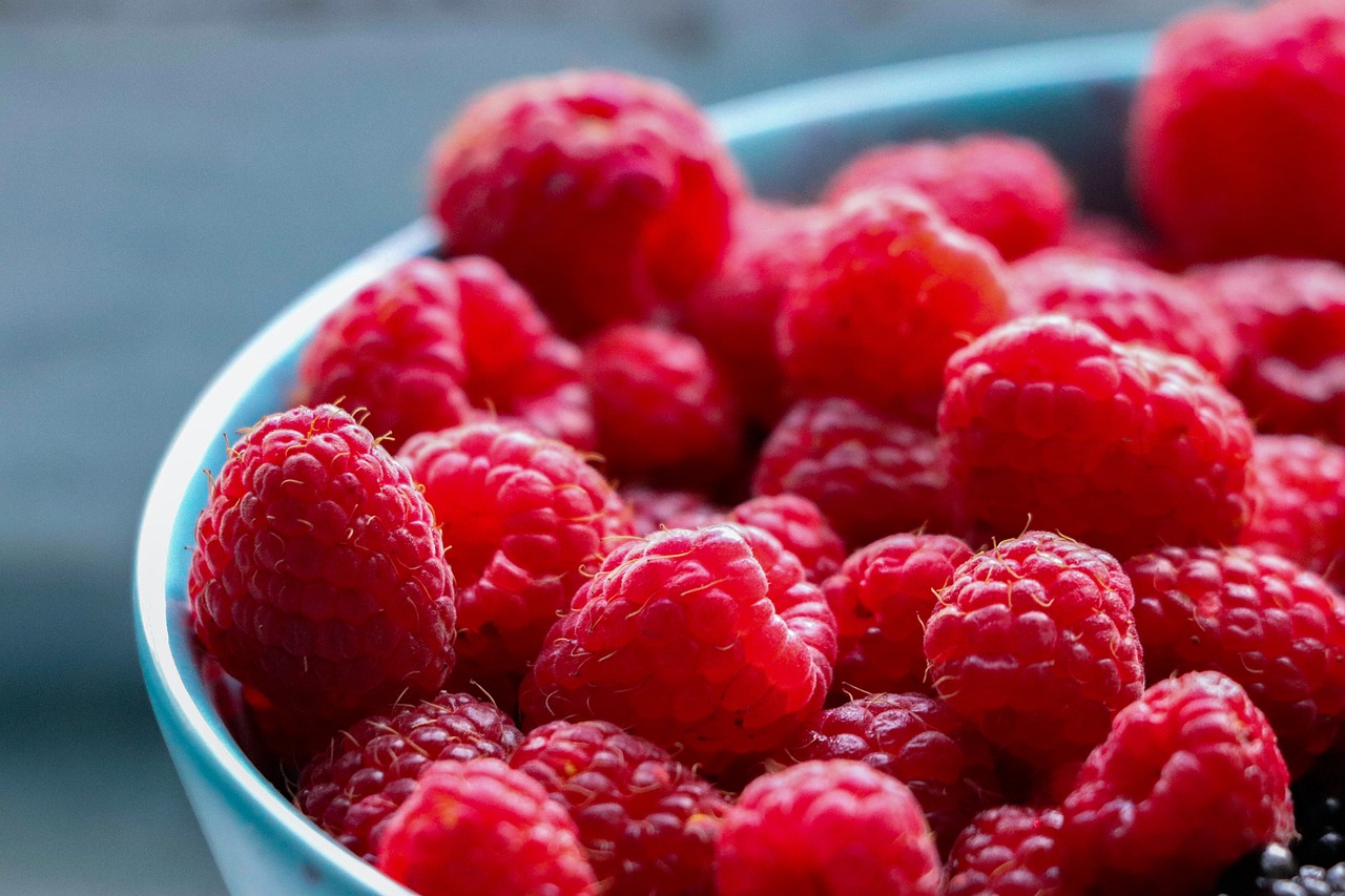 Pick Berries Instead of Fruit Juice (image credits: pixabay)