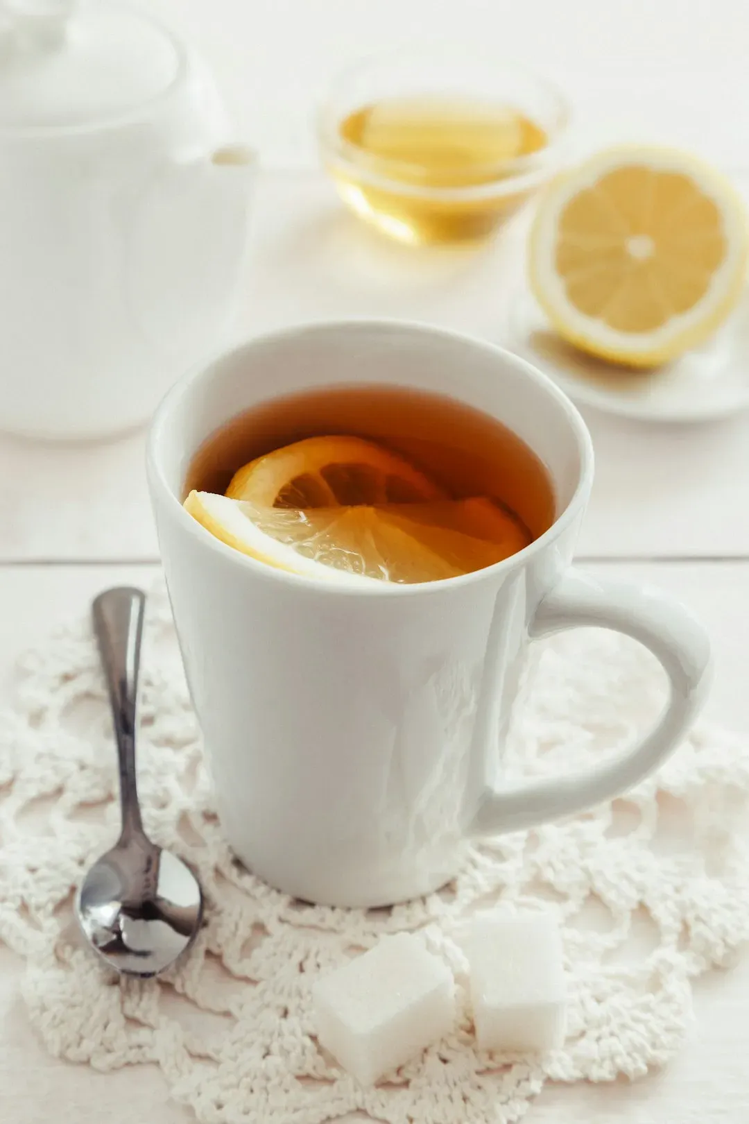The Medicine Ball (Honey Citrus Mint Tea) (Image Credits: Unsplash)