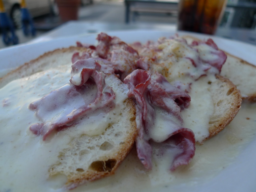 Chipped Beef on Toast - Military Meets Civilian Cooking (Image Credits: Flickr)