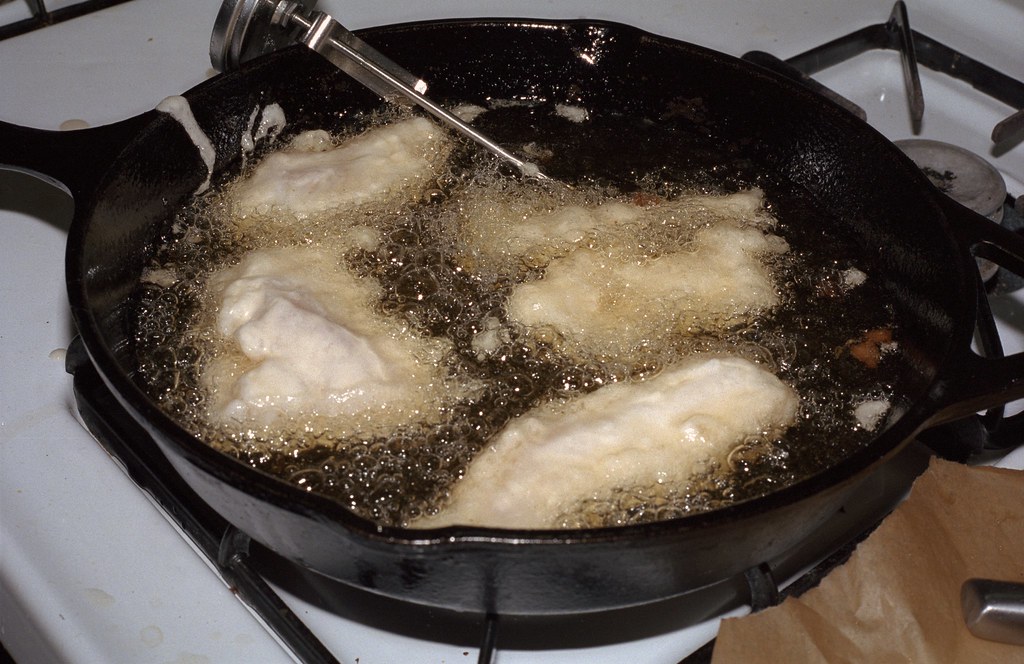 Not Using a Thermometer for Oil Temperature (image credits: flickr)