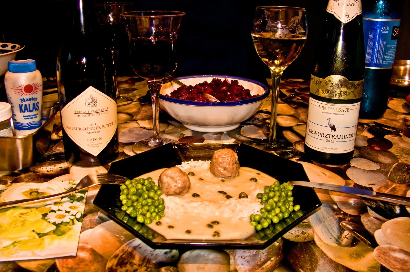 Grandma's Recipes Drive 2025 Food Trends (Image Credits: Wikimedia)