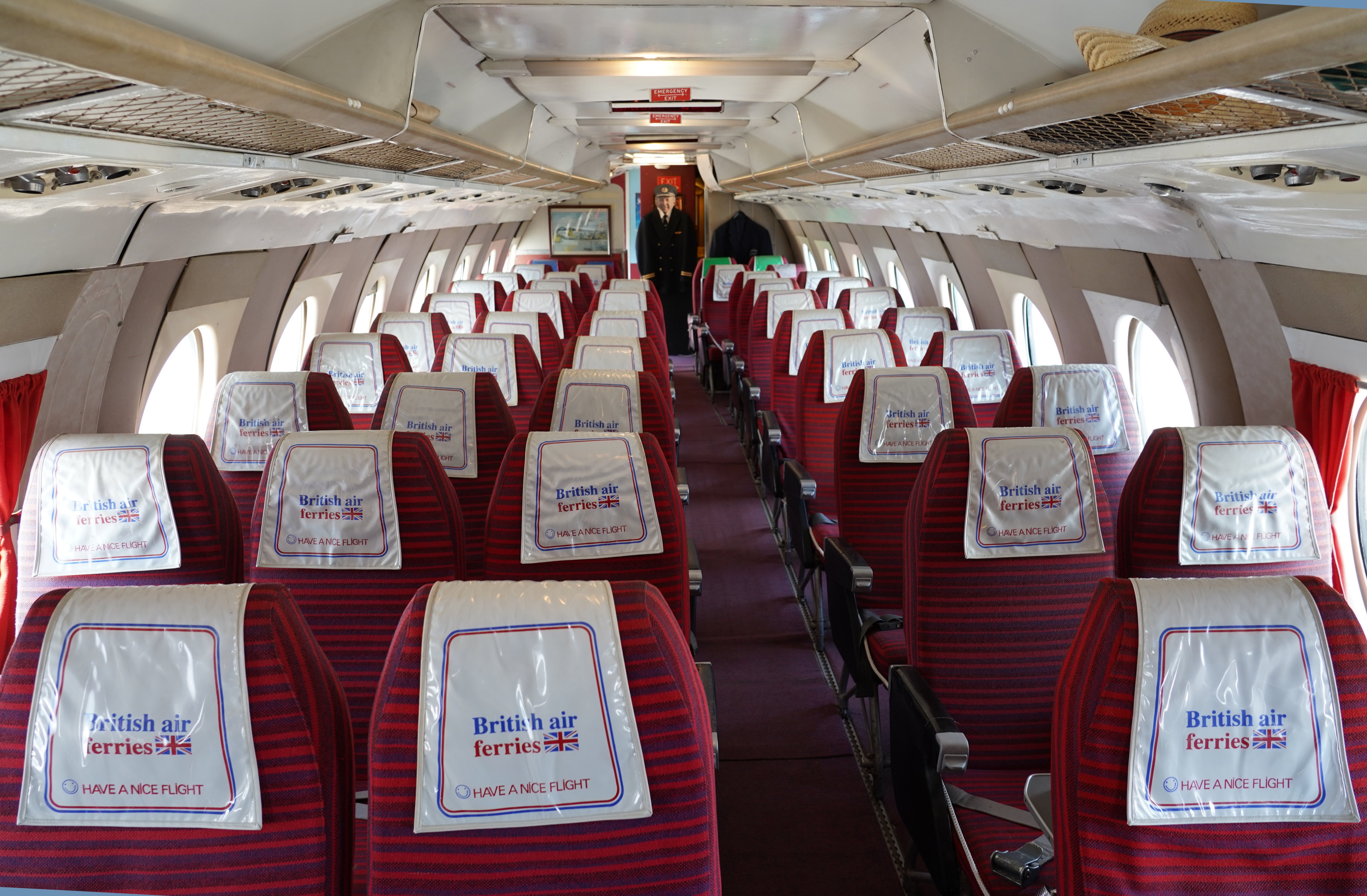 Spacious Single-Class Cabins Without Segregation (image credits: wikimedia)