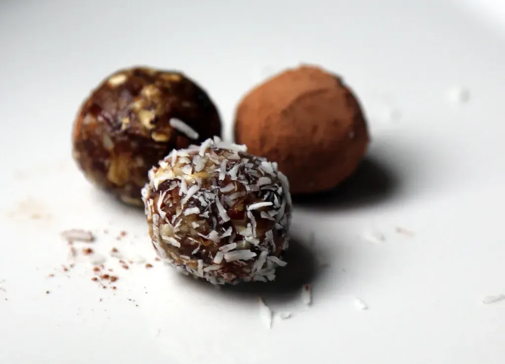 Cocoa-Dusted Sugar Balls (Image Credits: Flickr)