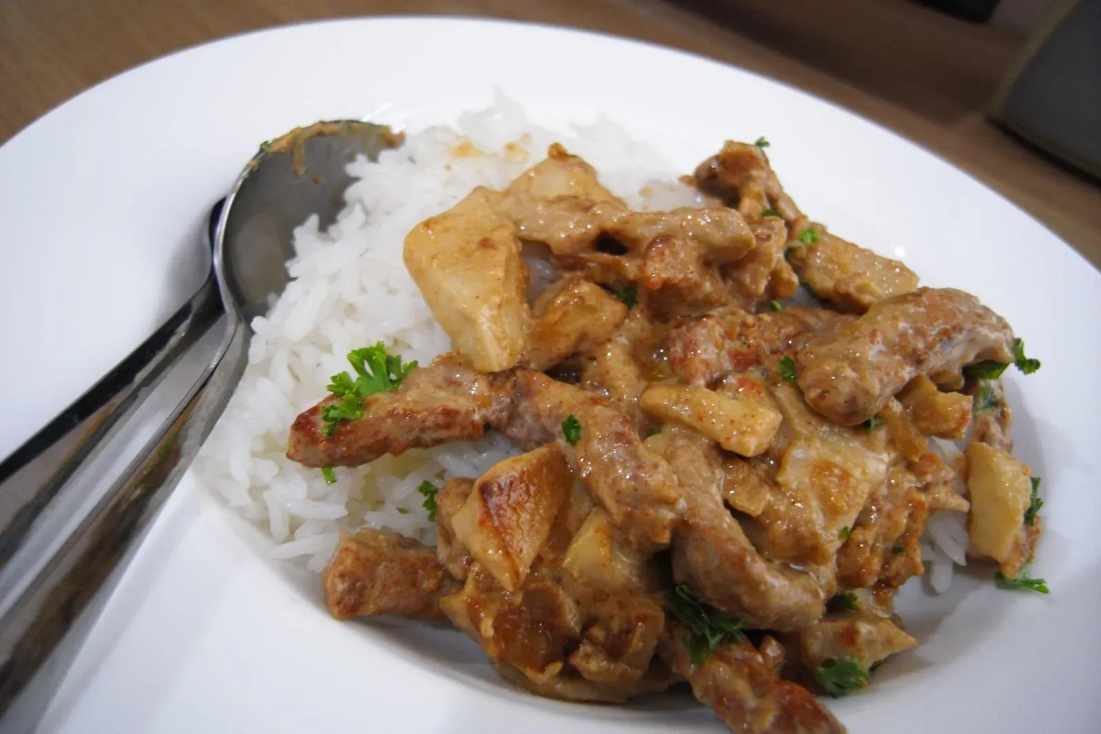 Beef Stroganoff (Image Credits: Wikimedia)