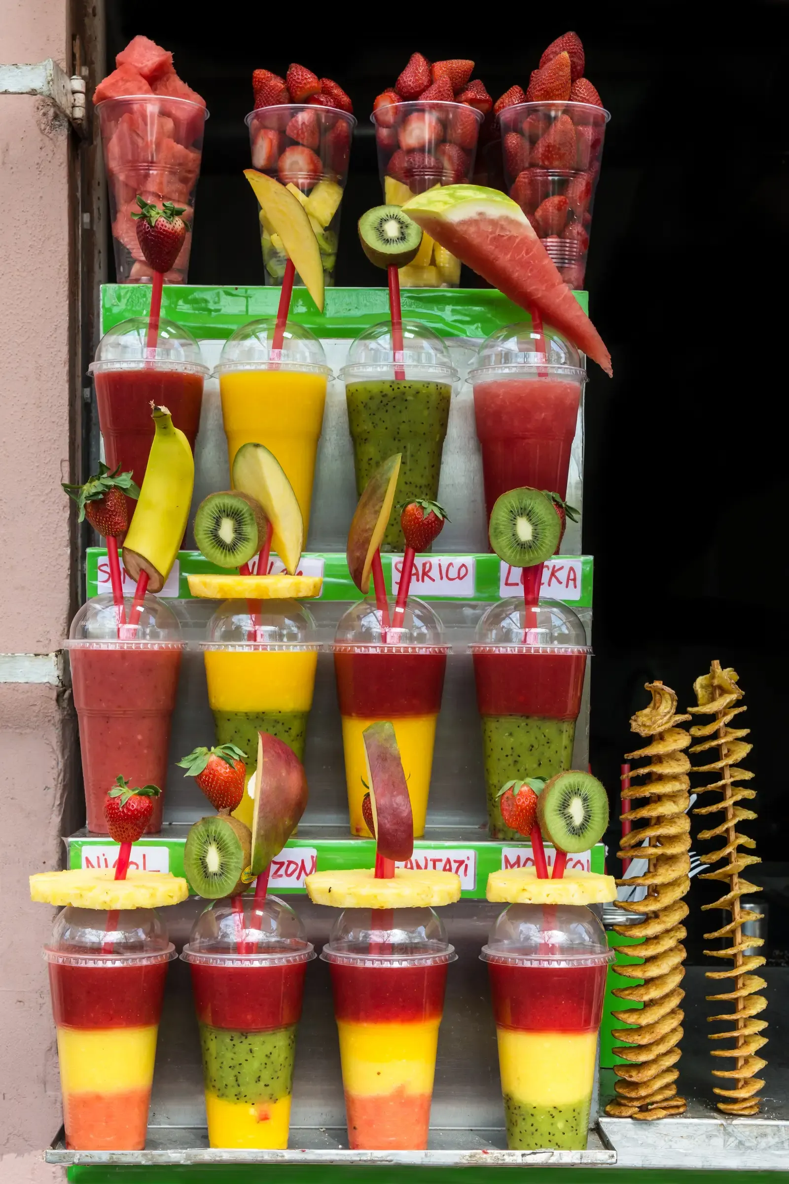 Store-Bought Smoothies Marketed as Meal Replacements (Image Credits: Wikimedia)