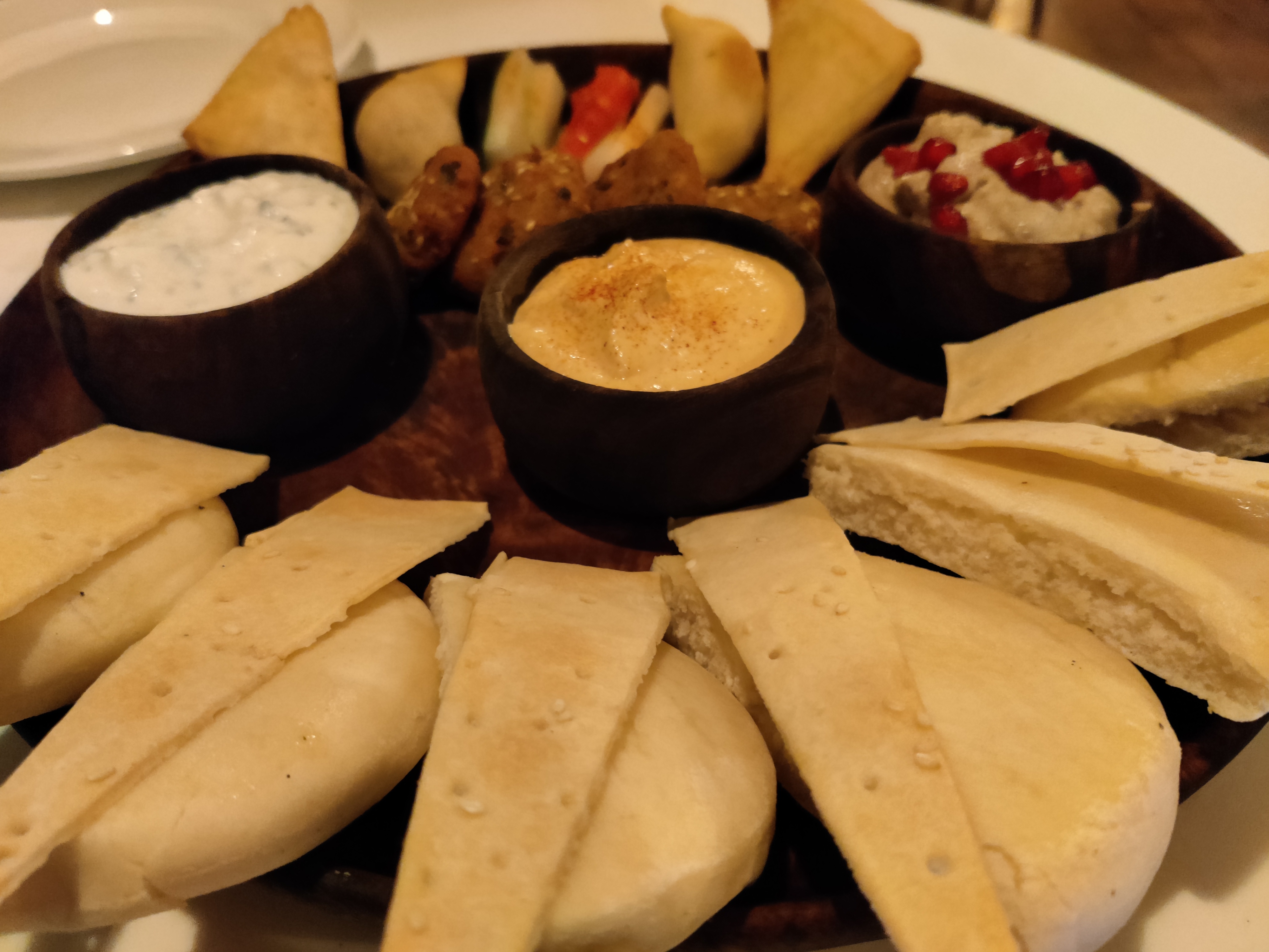 Lebanon's Mezze Experience: Small Plates, Big Celebration (image credits: wikimedia)