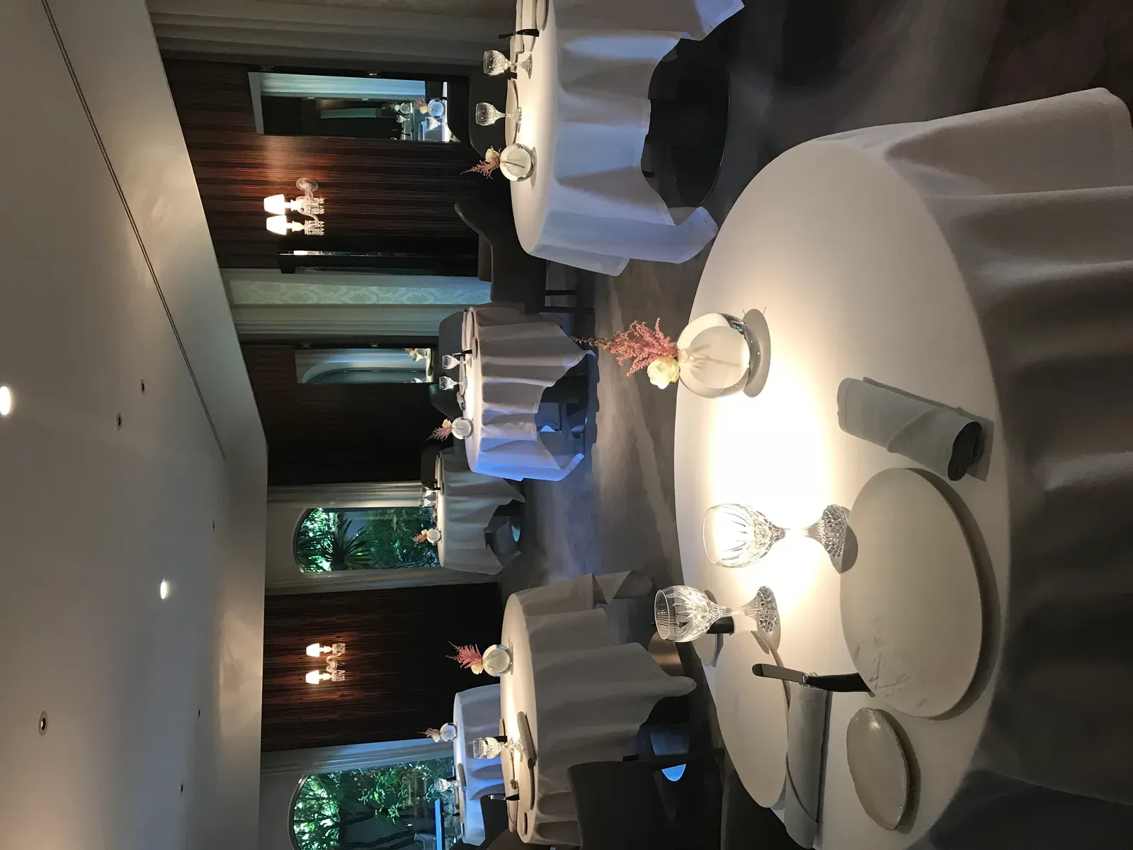 Lighting and Music Are Set to Influence How Long You Stay (Image Credits: Wikimedia)