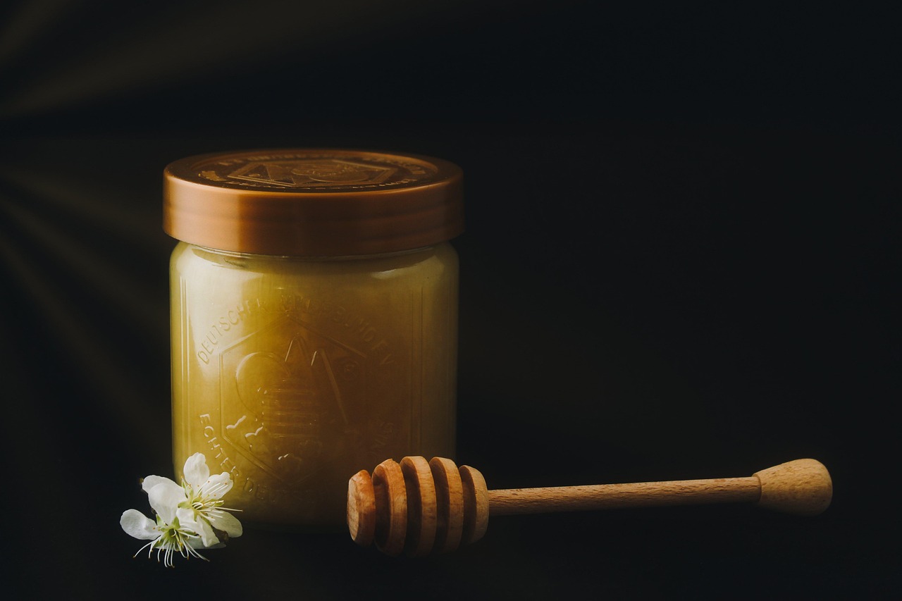 Honey: Ancient But Not Invincible (Image Credits: Pixabay)