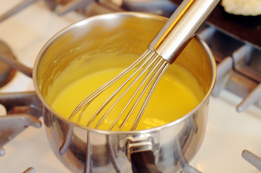 Foolproof Five-Minute Hollandaise (image credits: flickr)