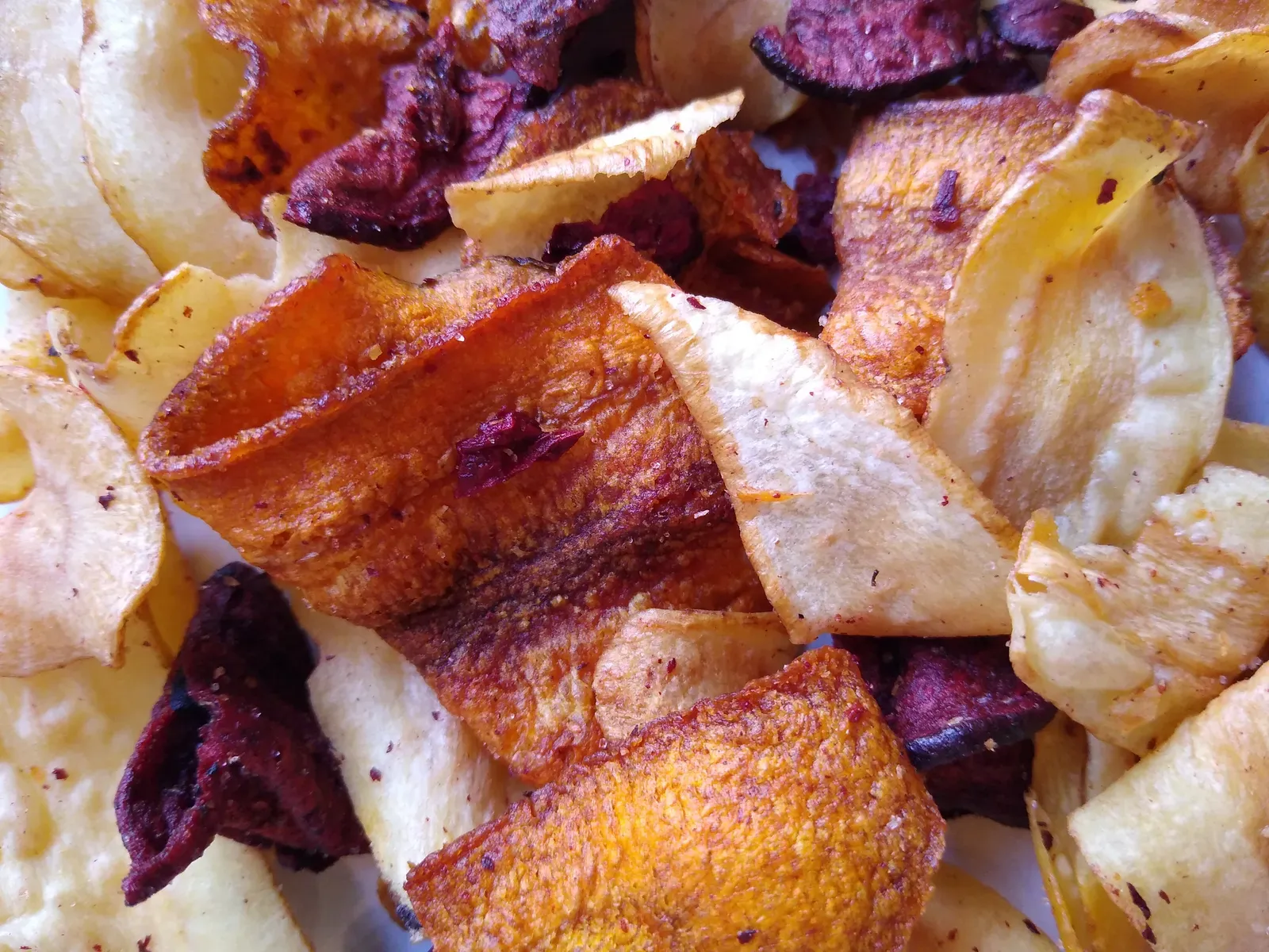 4. Veggie Chips: The Vegetable Illusion (Image Credits: Wikimedia)