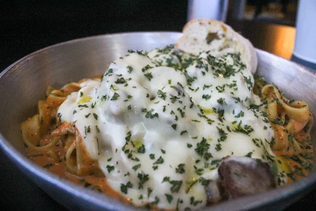Fettuccine Alfredo Swimming in Cream (Image Credits: Unsplash)
