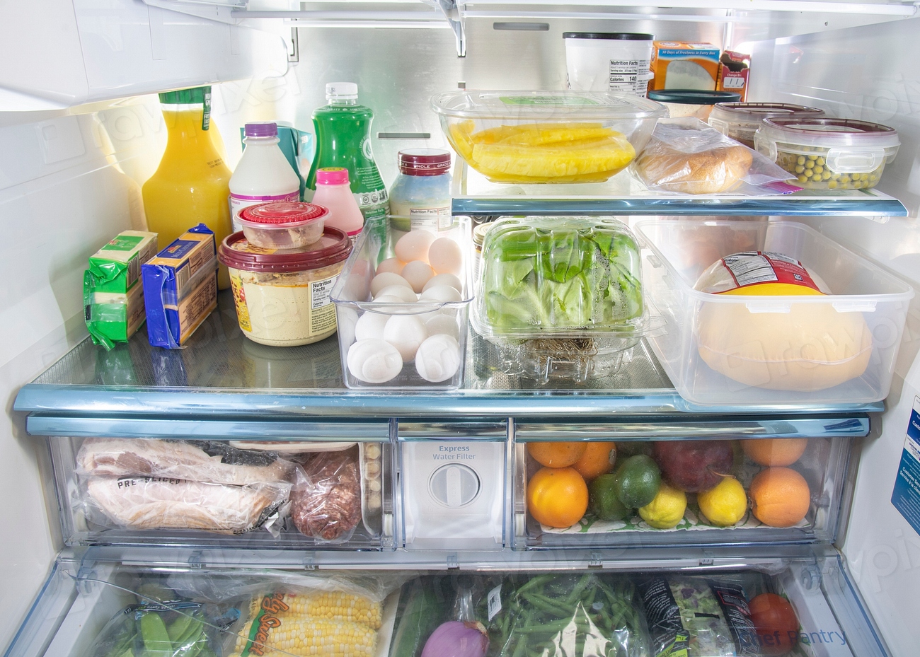 Food Stacked in the Wrong Order (image credits: rawpixel)