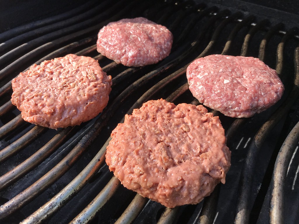Tech Meets Tradition - Smart Grills for Plant-Based Pioneers (image credits: flickr)