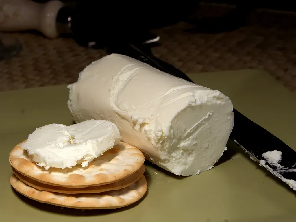They Use Fresh Mozzarella, Not Shredded Blocks (Image Credits: Wikimedia)