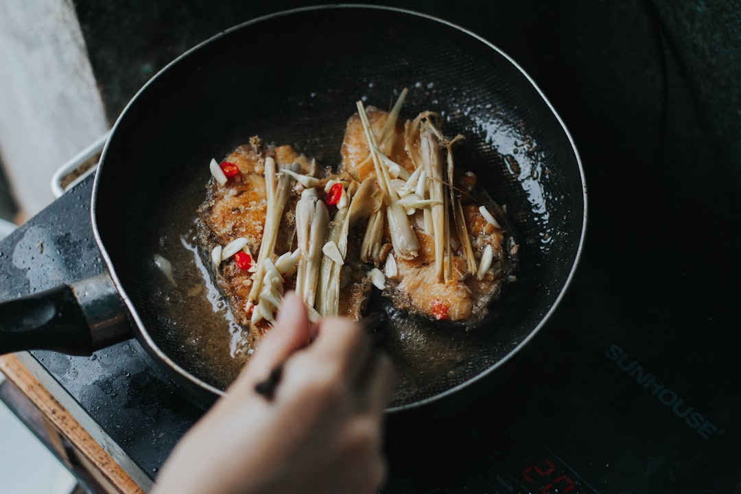 Leftover Stir-Fry — The High-Heat Deception (image credits: unsplash)