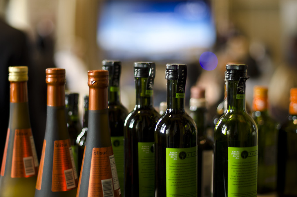 Converting Wine Bottles into Oil Dispensers (image credits: flickr)