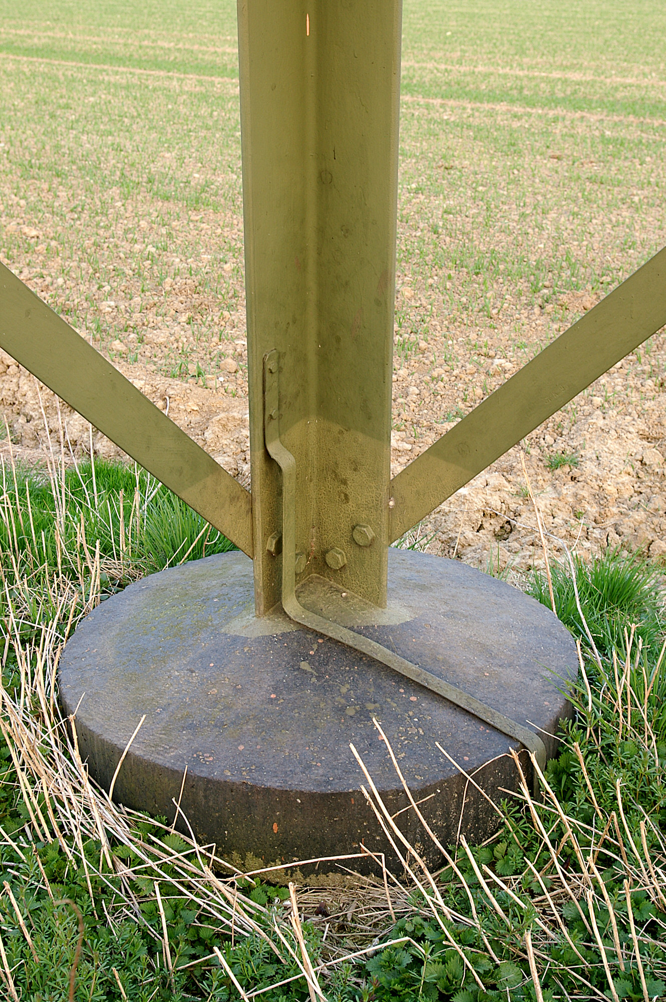 Improper Grounding Creating Shock Risks (image credits: wikimedia)