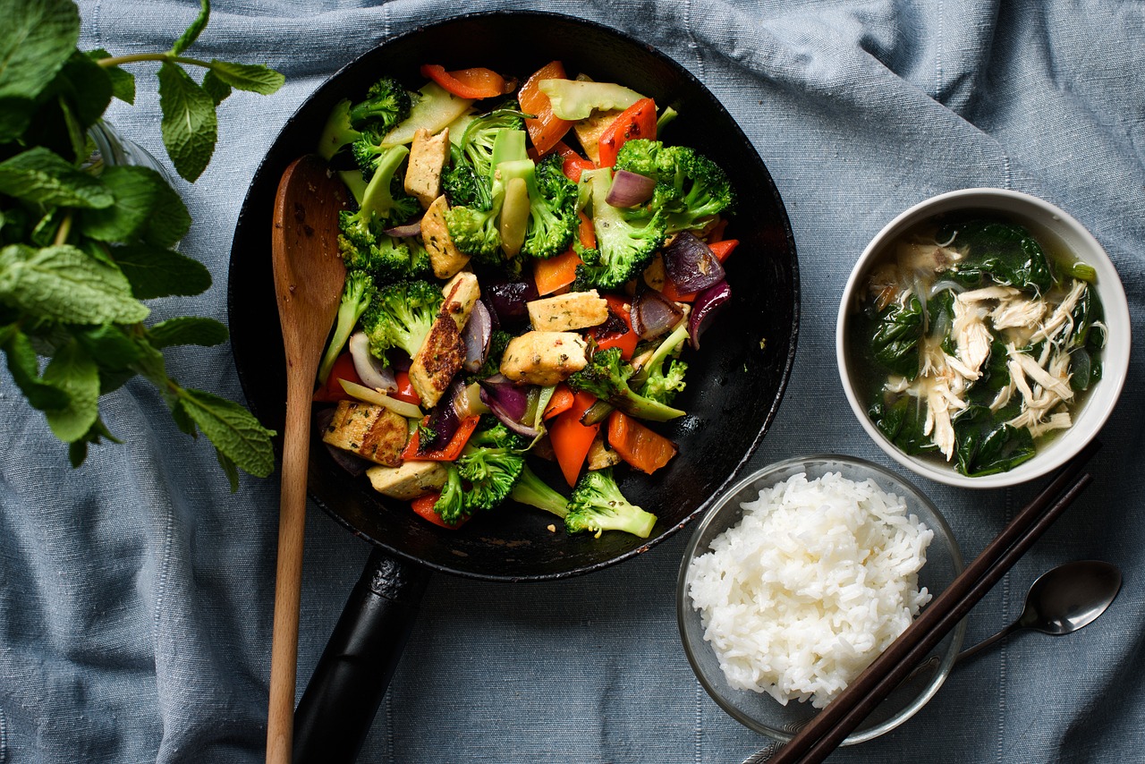 Quick Stir-Fried Veggies and Tofu (image credits: pixabay)