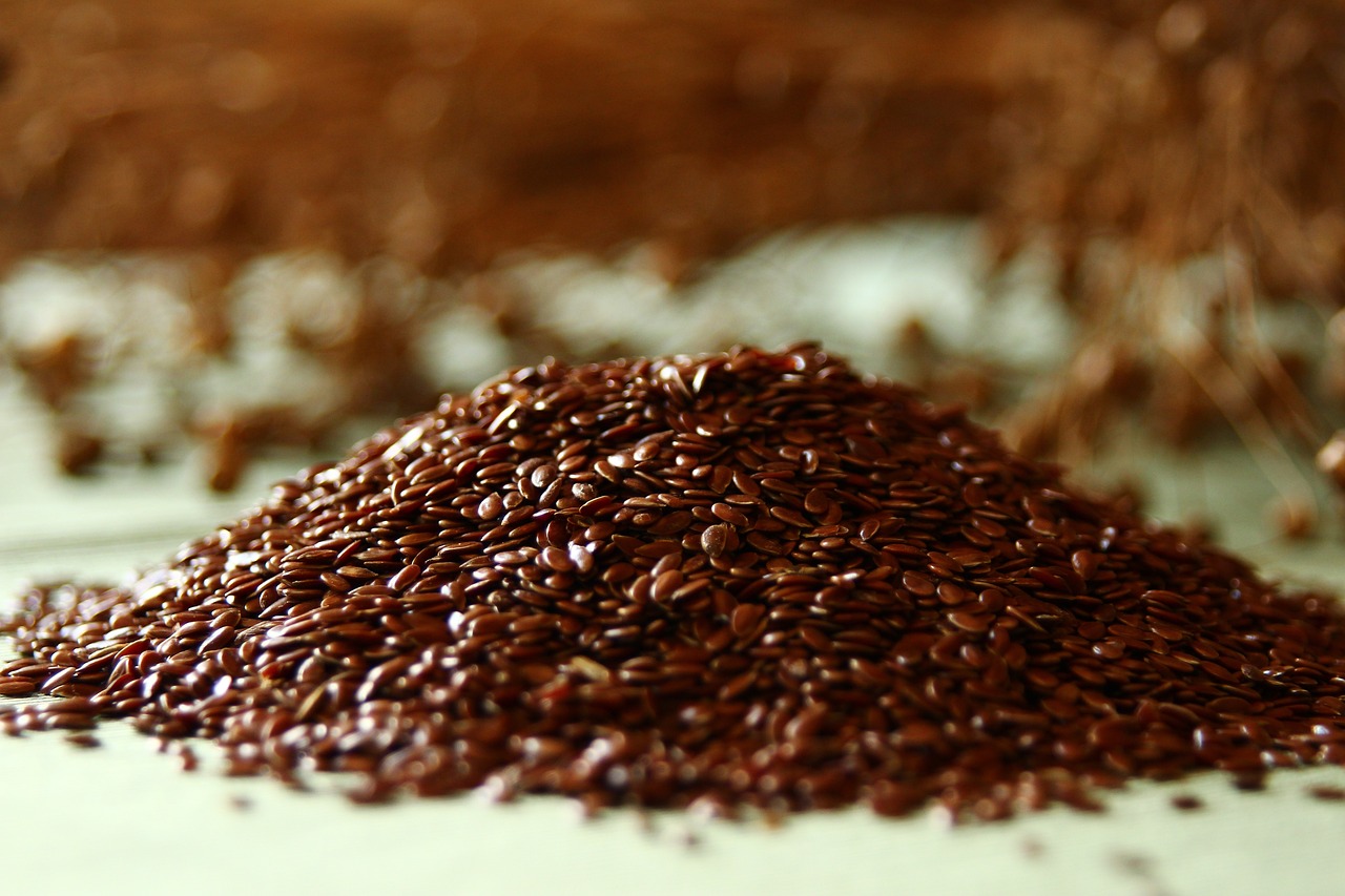 Flaxseeds: Fiber-Packed Hormone Helpers (image credits: pixabay)