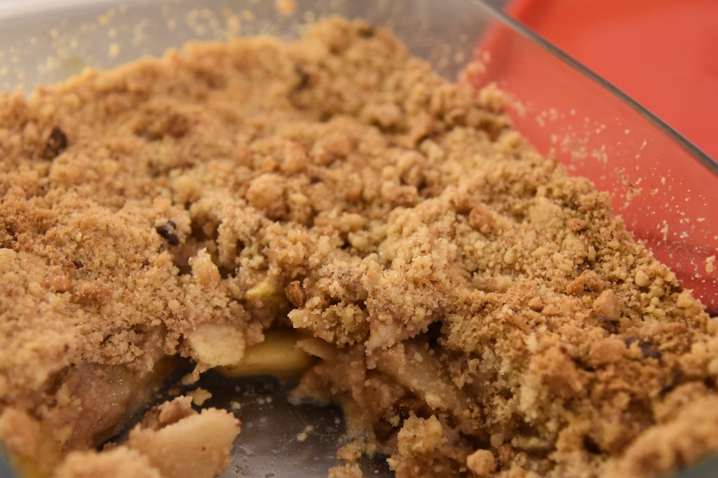 Apple Crisp: The Sweet Finale (Image Credits: Flickr)
