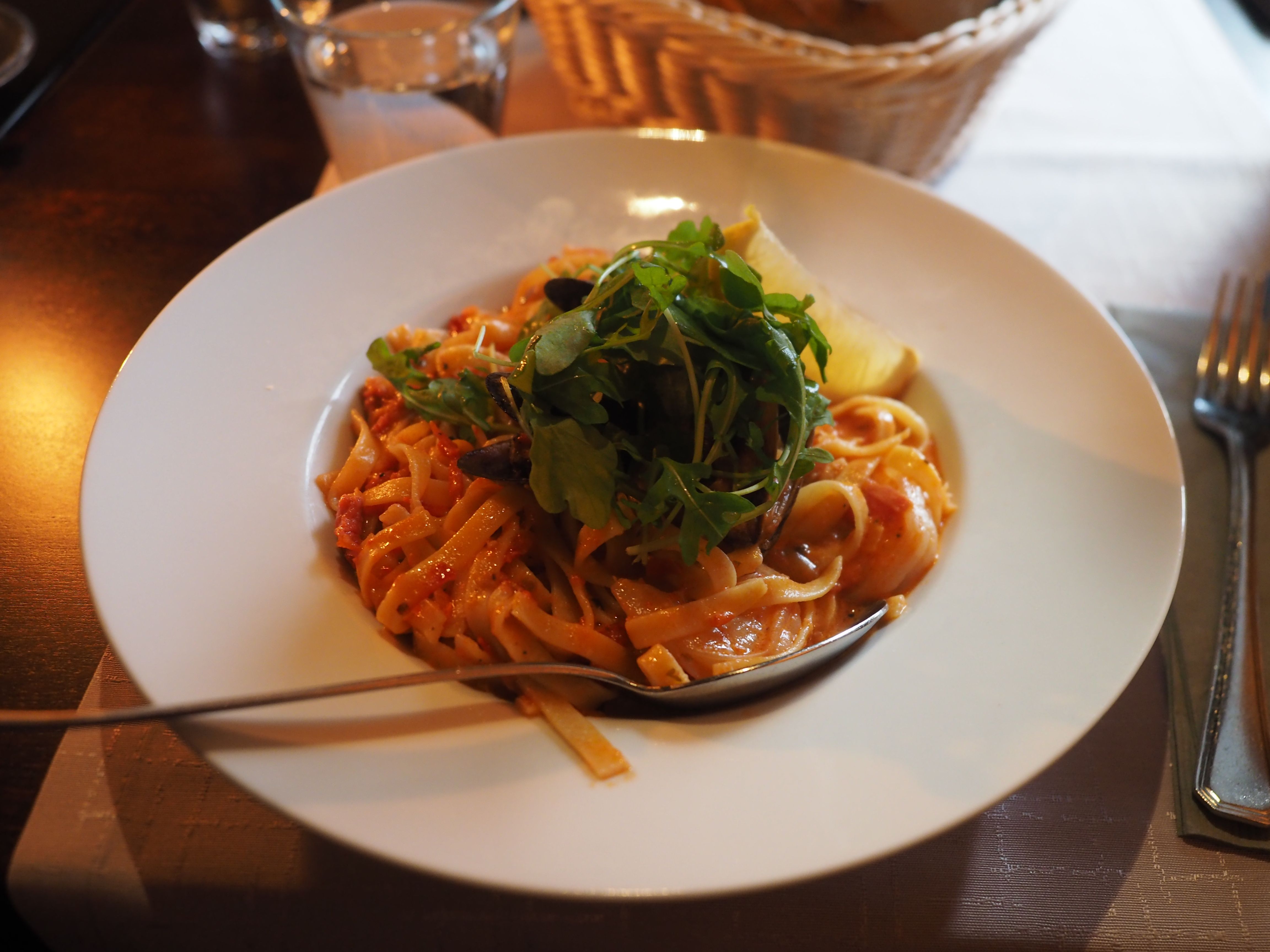 5. Creamy Tomato Basil Pasta (image credits: wikimedia)