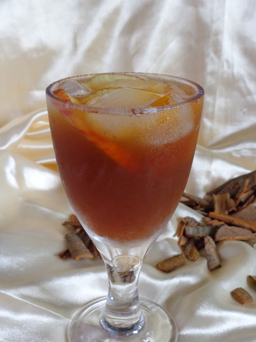 Unsweetened Iced Tea: A Refreshing Beverage (image credits: wikimedia)